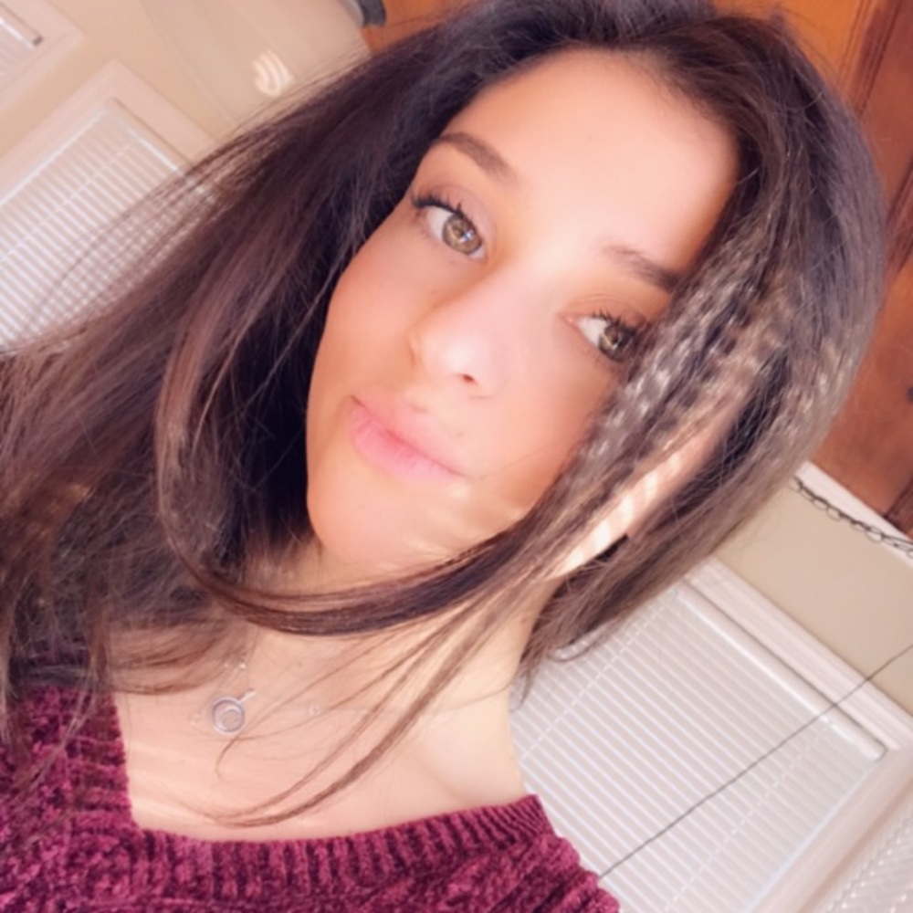 Meet your Posher, Danielle